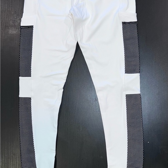 NWT Beachbody Leggings - Picture 6 of 6